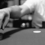 打破紧弱牌风：扑克进阶必学的“轻3bet”战术，让你重新掌握主动权